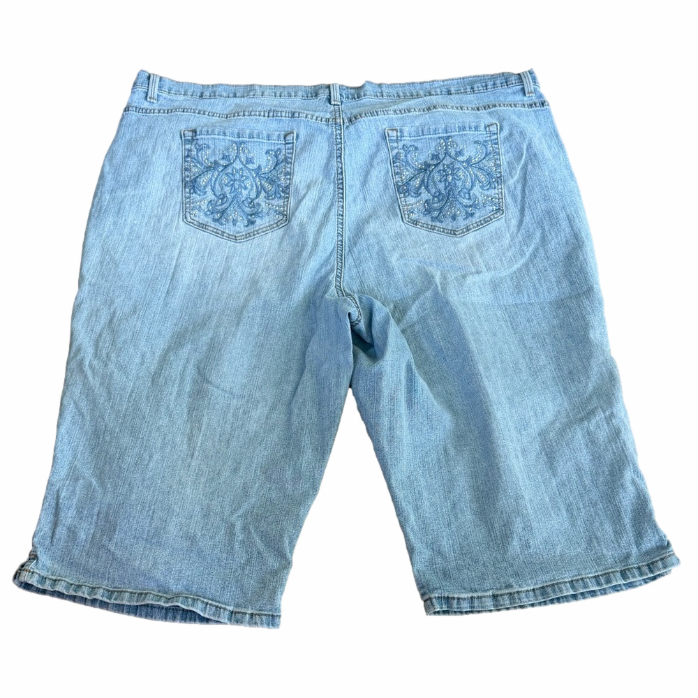 Gloria Vanderbilt Sky Blue Amanda Denim Shorts - Picture 2 of 5